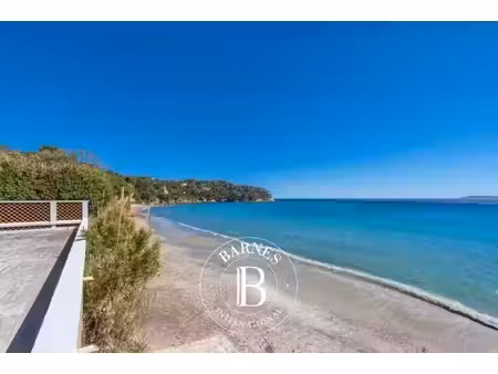 plage du canadel - pieds dans l'eau - vue mer panoramique - 4 chambres