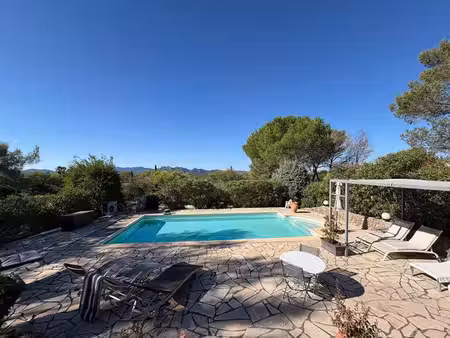 belle villa pp sur 2970 m²
