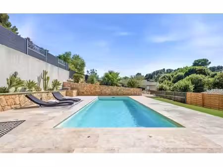valbonne - villa 4p avec piscine et studio attenant