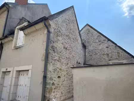 maison en pierre à 5 minutes de saint-amand montrond
