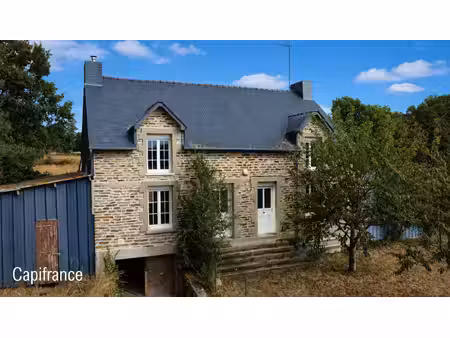 tréal – maison en pierre rénovée en 2022 sur 8 300 m² avec 2 hangars