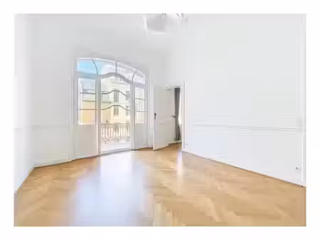 appartement à louer avec terrasse et 1 chambre   uccle (vbe82213)