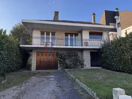 jolie maison de ville au fort potentiel