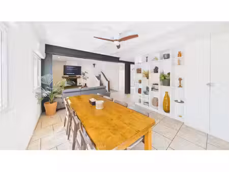10 min des plages - maison de village avec cour et terrasse
