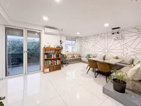 appartement t2 aménagé en t4 avec terrasse