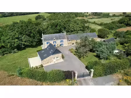 morbihan  surzur  propriété 12 pieces dont 2 maisons
