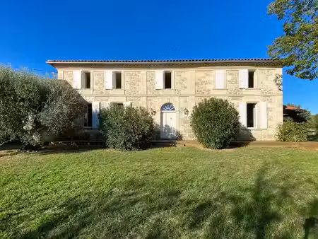 vente maison 7 pièces 280 m² à saint-martin-du-bois (33910)  1 580 000 €