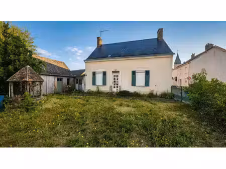 maison à rénover  fort potentiel  plein coeur de teloché