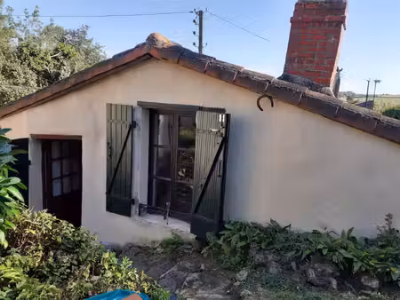 ref 108052 thouars proche rivière dans quartier calme   maison de 85m2 avec chalet sur...