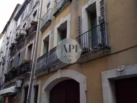 pezenas  proche du centre  t4 meublé  3 chambres  2 cours  g