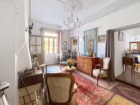 maison brielles 6 pièce(s) 139 m2-une maison atypique au coeur du bourg !