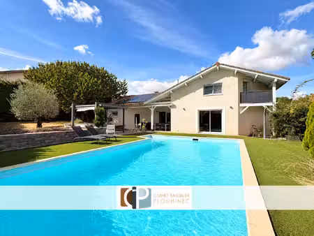 nouveauté à charnay-lès-mâcon maison familiale avec piscin