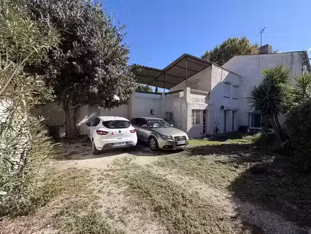 à vendre - maison de 185 m² avec jardin  3 stationnements et