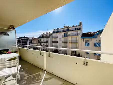 arcachon  cours lamarque : appartement t2 (1 chambre) avec balcon  cellier et parking