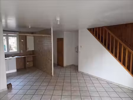 appartement - rdc - 66 m2 - 3 pièces - non meublé