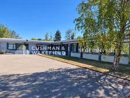 location bureaux 710m²
