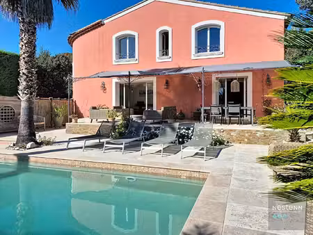 maison t6 avec piscine six fours le brusc