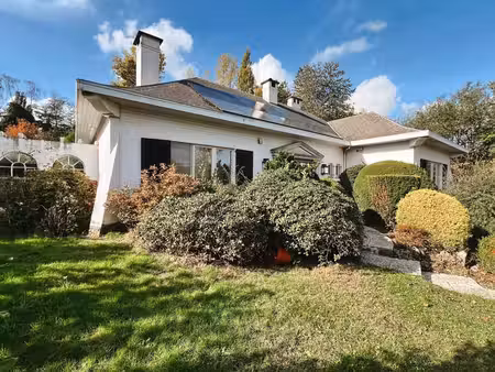 jolie villa dans un quartier résidentiel