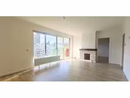 appartement à louer à molenbeek-saint-jean pour € 920 avec 1 chambre à coucher