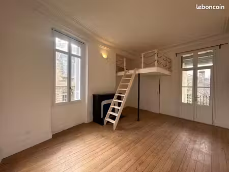 studio 1 pièce 30 m²