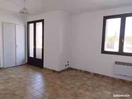 studio 1 pièce 28 m²
