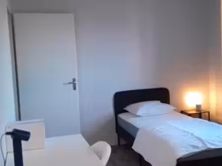 chambre 1 pièce 11 m²