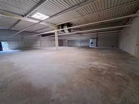 location local commercial