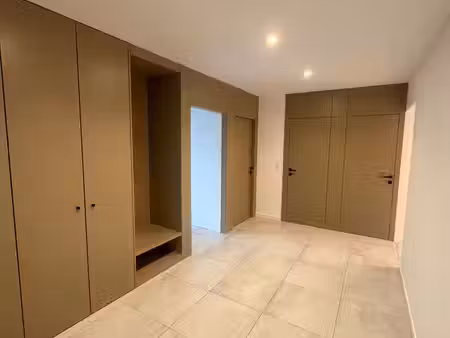 à louer – t2 rénové de 69 m² avec loggia  parking et cave – cagnes-sur-mer  val fleuri