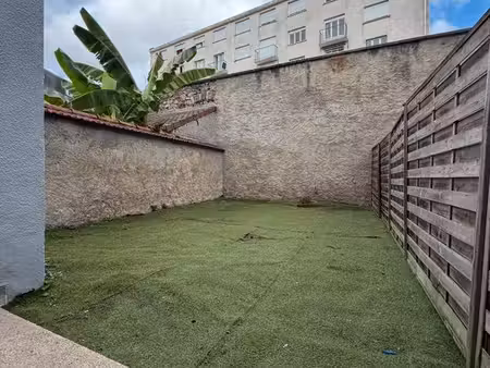 appartement 2 pièces avec terrasse et jardin