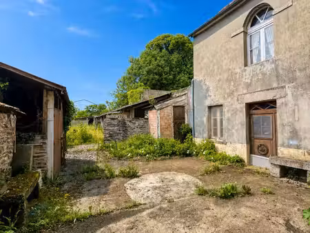 ancienne maison de maître entre bagnoles de l'orne et lassay-les-châteaux