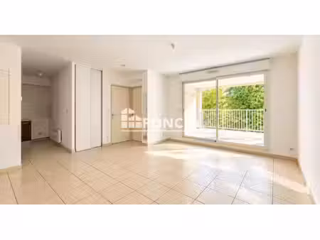 exclusivite à vendre – appartement avec terrasse et double garage – nîmes  route d’uzès
