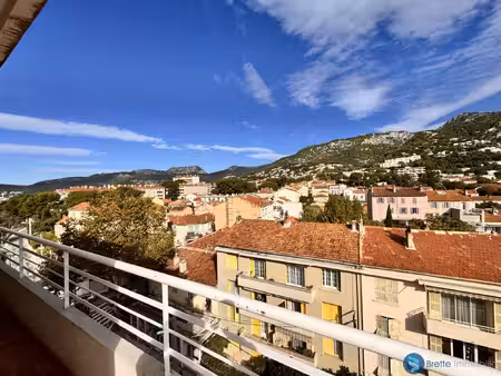 toulon claret superbe t3 vue faron avec 2 balcons