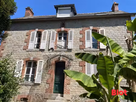 blot immmobilier  maison de caractère de 150 m² à rénover avec garages et dépendance