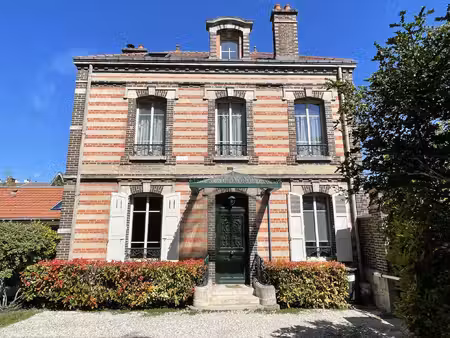 troyes élégante maison bourgeoise de caractère avec jardin