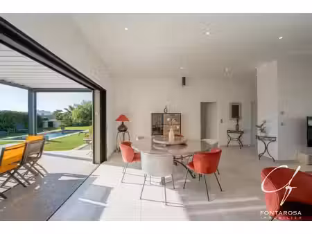 villa contemporaine plain-pied avec garage et piscine