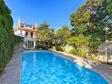 maison bourgeoise de 250m2 avec piscine - quartier saint-augustin
