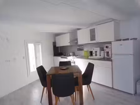 location meublée duplex 3 pièces 58.4 m² à la tour-d'aigues (84240)  808 €