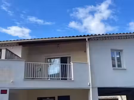 location appartement 3 pièces 60 m² à monteux (84170)  810 €
