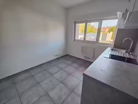 location appartement 1 pièce 26.06 m² à sainte-genevieve-des-bois (91700)  615 €