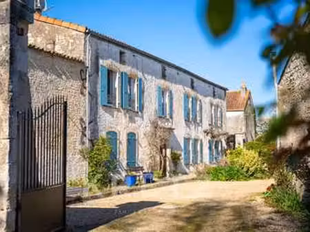 vente longère et corps de ferme piscine à surgères (17700) : à vendre piscine / 820m² surg