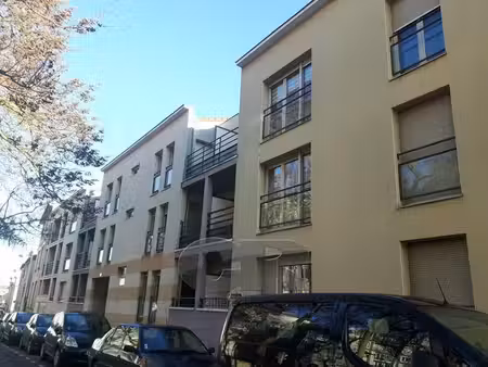 f2 avec balcon et parking - place des vosges hopital central