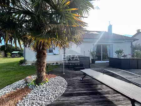 maison plain pied 122m2 saint pavace   3 chambres  garage et grand terrain