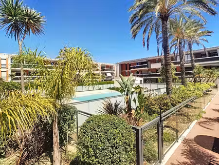 3 pièces avec garage et piscine en bord de mer