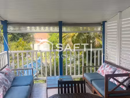t2 meublé avec terrasse à deux pas des plages