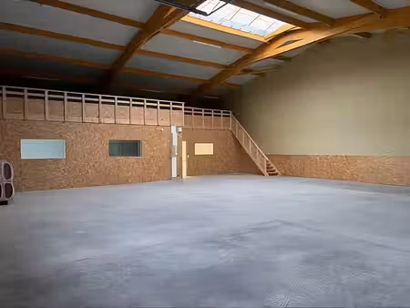 local d’activité saint julien de concelles 280 m2