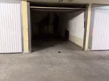 garage ferme /box privatif