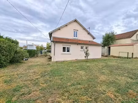 maison mitoyenne 3 pièces - 72 07 m² avec jardin de 368 m² à montceau les mines