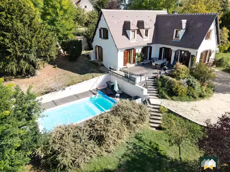 maison 7 pièces avec terrasse  piscine et double garage - saint