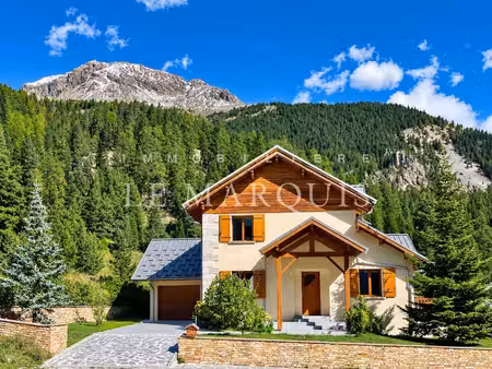 parc naturel du queyras – arvieux – confortable maison t7 de 172 m2 – terrasses – jardin –