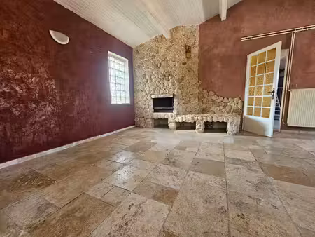 à vendre - ensemble immobilier avec local commercial et habitation - les milles (13290)